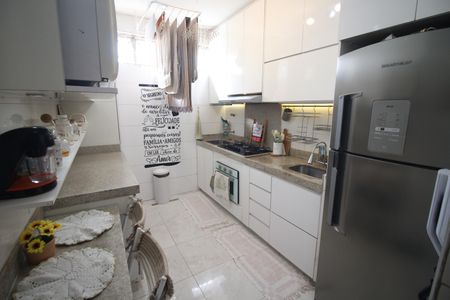 Apartamento à venda com 64m², 2 quartos e 2 vagasCozinha e Área de Serviço