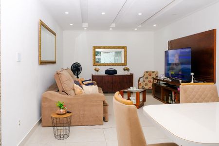 Casa para alugar com 3 quartos, 300m² em Santa Terezinha, Mesquita