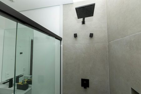 Casa de condomínio à venda com 421m², 4 quartos e 4 vagas Casa de condomínio à venda com 421m², 4 quartos e 4 vagasBANHEIRO SUITE 3