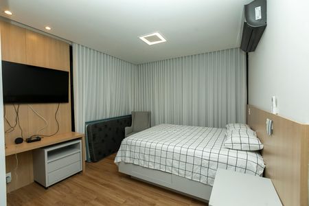 Casa de condomínio à venda com 421m², 4 quartos e 4 vagas Casa de condomínio à venda com 421m², 4 quartos e 4 vagasSUITE 3