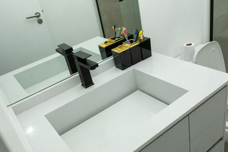 Casa de condomínio à venda com 421m², 4 quartos e 4 vagas Casa de condomínio à venda com 421m², 4 quartos e 4 vagasBANHEIRO SUITE 3