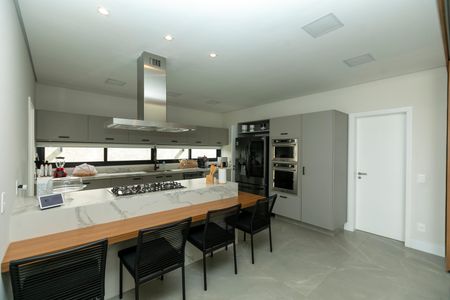 Casa de condomínio à venda com 421m², 4 quartos e 4 vagas Casa de condomínio à venda com 421m², 4 quartos e 4 vagasCOZINHA