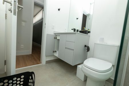 Casa de condomínio à venda com 421m², 4 quartos e 4 vagas Casa de condomínio à venda com 421m², 4 quartos e 4 vagasBANHEIRO SUITE 3
