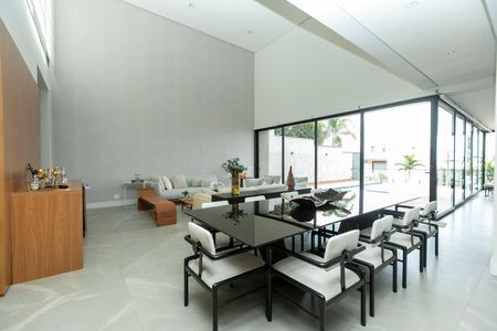 Casa de condomínio à venda com 421m², 4 quartos e 4 vagas Casa de condomínio à venda com 421m², 4 quartos e 4 vagasSALA DOIS AMBIENTES