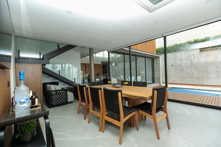 Casa de condomínio à venda com 421m², 4 quartos e 4 vagas Casa de condomínio à venda com 421m², 4 quartos e 4 vagasÁREA GOURMET