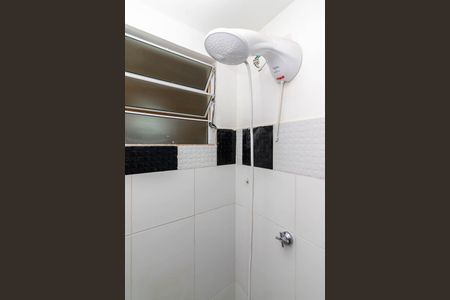 Banheiro de apartamento para alugar com 1 quarto, 22m² em Chora Menino, São Paulo