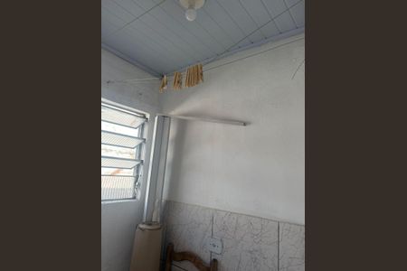 Banheiro de casa para alugar com 1 quarto, 25m² em Vila Antonina, São Paulo