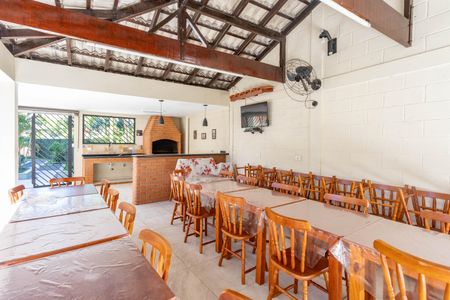 Apartamento para alugar com 65m², 2 quartos e 1 vaga Apartamento para alugar com 65m², 2 quartos e 1 vagaÁrea comum - Churrasqueira