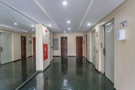 Apartamento para alugar com 65m², 2 quartos e 1 vaga Apartamento para alugar com 65m², 2 quartos e 1 vagaHall social