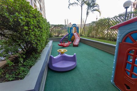 Apartamento para alugar com 65m², 2 quartos e 1 vaga Apartamento para alugar com 65m², 2 quartos e 1 vagaÁrea comum - Playground