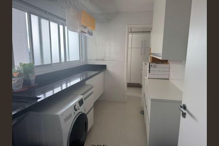 Apartamento à venda com 160m², 3 quartos e 3 vagas Apartamento à venda com 160m², 3 quartos e 3 vagasÁrea de Serviço