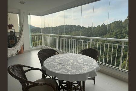 Apartamento à venda com 160m², 3 quartos e 3 vagas Apartamento à venda com 160m², 3 quartos e 3 vagasVaranda