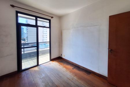 Apartamento à venda com 140m², 3 quartos e 2 vagasQuarto 2