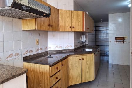 Apartamento à venda com 140m², 3 quartos e 2 vagasCozinha