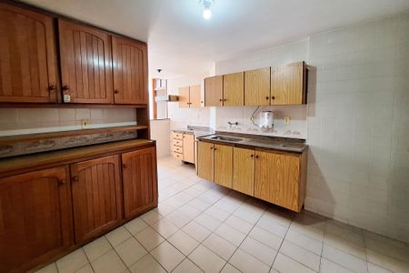 Apartamento à venda com 140m², 3 quartos e 2 vagasCozinha