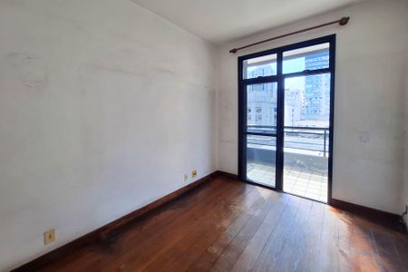 Apartamento à venda com 140m², 3 quartos e 2 vagasQuarto 2
