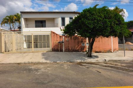 Casa à venda com 249m², 4 quartos e 2 vagasFachada