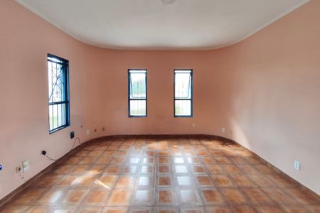 Casa à venda com 249m², 4 quartos e 2 vagasSala