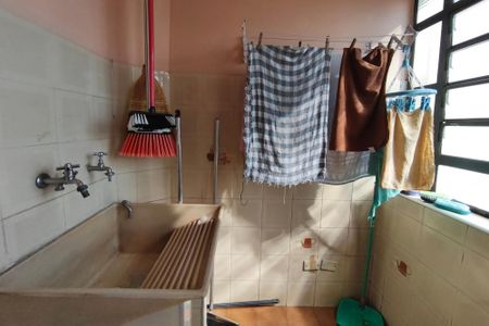 Casa à venda com 249m², 4 quartos e 2 vagasCasa 2 - Área de serviço 2