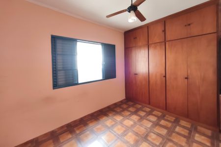 Casa à venda com 249m², 4 quartos e 2 vagasCasa 2 - Quarto 4