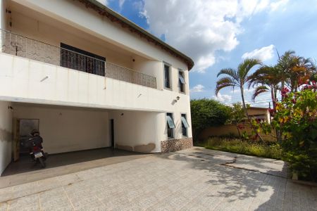 Casa à venda com 249m², 4 quartos e 2 vagasQuintal - Garagem