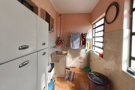 Casa à venda com 249m², 4 quartos e 2 vagasCasa 2 - Área de serviço 2