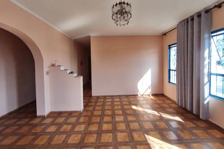 Casa à venda com 249m², 4 quartos e 2 vagasCasa 2 - Sala