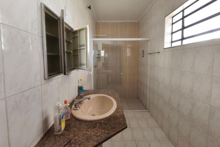 Casa à venda com 249m², 4 quartos e 2 vagasBanheiro