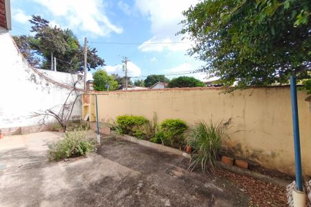 Casa à venda com 249m², 4 quartos e 2 vagasQuintal - Garagem