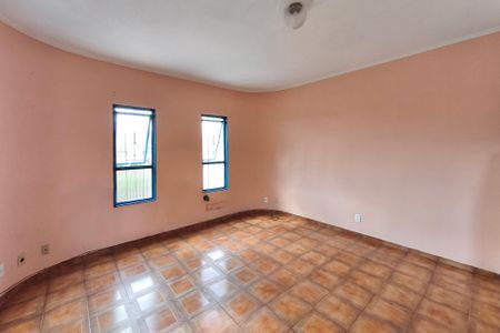 Casa à venda com 249m², 4 quartos e 2 vagasSala