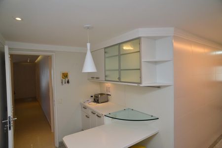 Apartamento para alugar com 164m², 4 quartos e 2 vagasCozinha