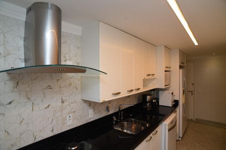 Apartamento para alugar com 164m², 4 quartos e 2 vagasCozinha