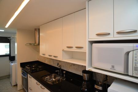 Apartamento para alugar com 164m², 4 quartos e 2 vagasCozinha