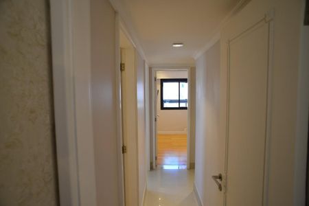 Apartamento para alugar com 164m², 4 quartos e 2 vagasCorredor