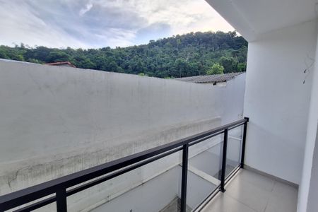 Varanda de kitnet/studio para alugar com 2 quartos, 35m² em Parque Equitativa, Duque de Caxias