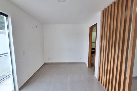 Sala/quarto de kitnet/studio para alugar com 2 quartos, 35m² em Parque Equitativa, Duque de Caxias