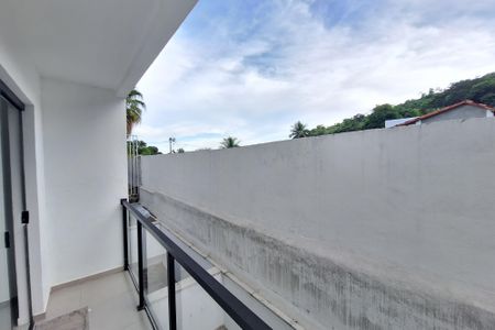 Varanda de kitnet/studio para alugar com 2 quartos, 35m² em Parque Equitativa, Duque de Caxias