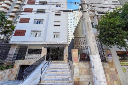 Apartamento à venda com 49m², 1 quarto e sem vaga Apartamento à venda com 49m², 1 quarto e sem vagaFachada