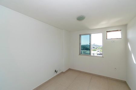 Quarto 1 de apartamento para alugar com 2 quartos, 80m² em Cordovil, Rio de Janeiro