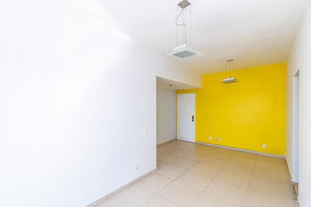 Apartamento para alugar com 80m², 2 quartos e 2 vagasSala
