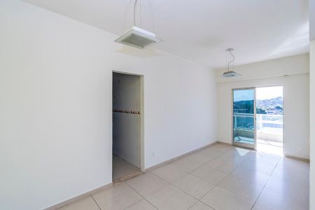 Sala de apartamento para alugar com 2 quartos, 80m² em Cordovil, Rio de Janeiro