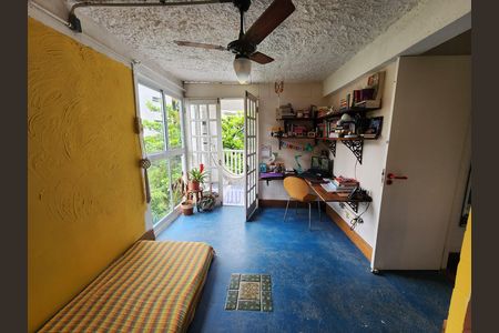 Casa à venda com 320m², 4 quartos e 2 vagas