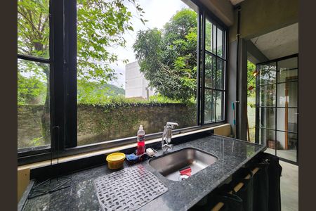 Casa à venda com 320m², 4 quartos e 2 vagas