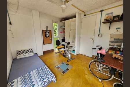 Casa à venda com 320m², 4 quartos e 2 vagas Casa à venda com 320m², 4 quartos e 2 vagasQuarto 2