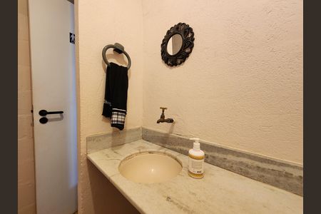 Casa à venda com 320m², 4 quartos e 2 vagas