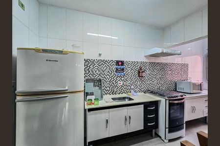 Apartamento para alugar com 76m², 2 quartos e sem vagaCozinha