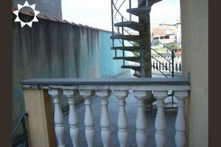 QUINTAL de casa à venda com 3 quartos, 125m² em Jardim Primeiro de Maio (Chacara Fazendinha), Osasco