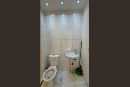 Apartamento para alugar com 37m², 2 quartos e sem vagaBanheiro