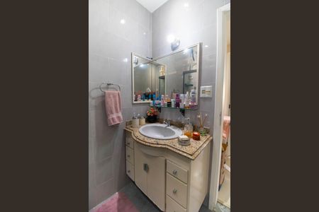Apartamento à venda com 90m², 2 quartos e 1 vaga Apartamento à venda com 90m², 2 quartos e 1 vagaBanheiro