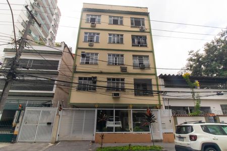 Apartamento à venda com 90m², 2 quartos e 1 vaga Apartamento à venda com 90m², 2 quartos e 1 vagaFachada